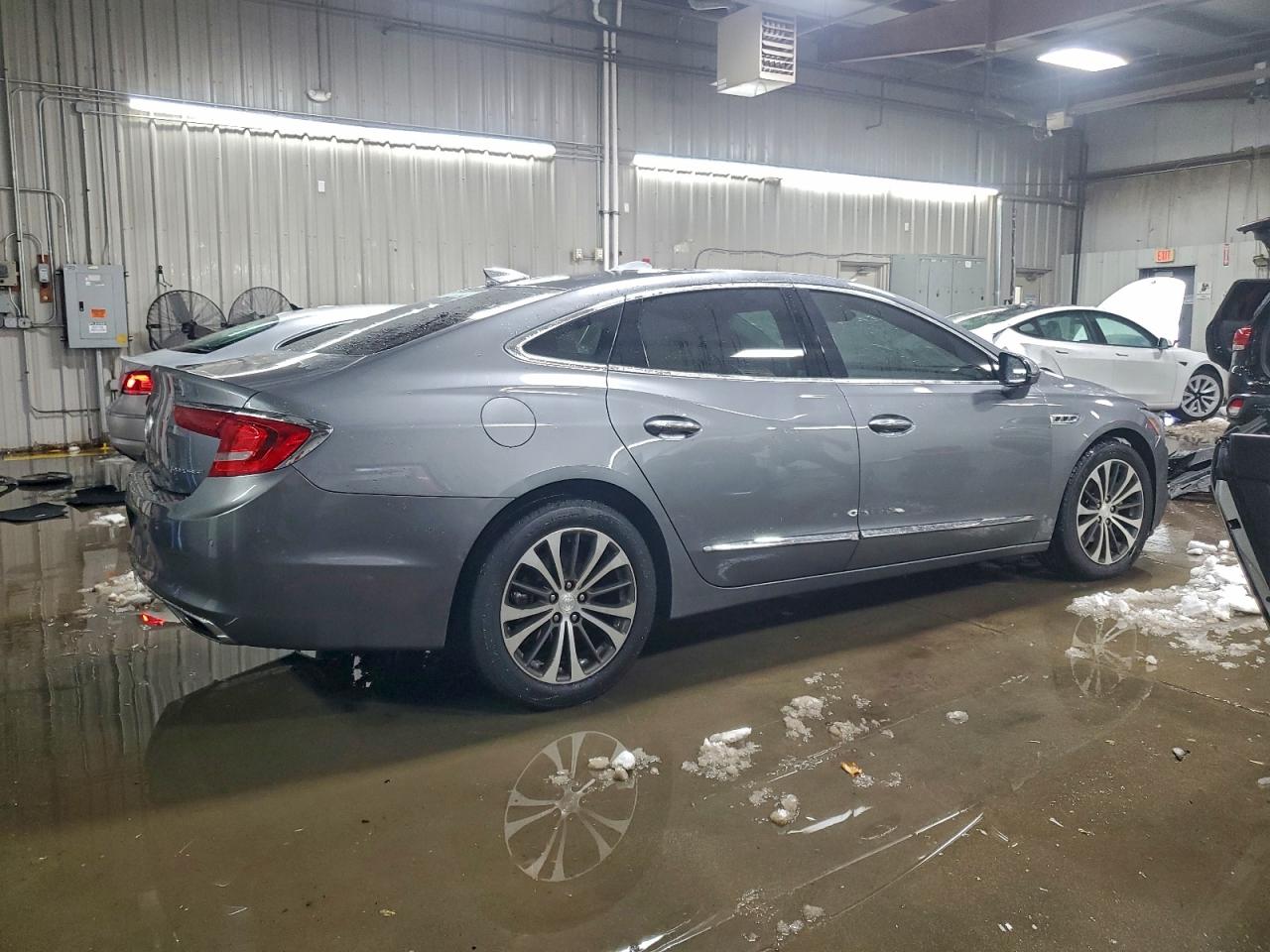 2018 BUICK LACROSSE PREMIUM photo 3