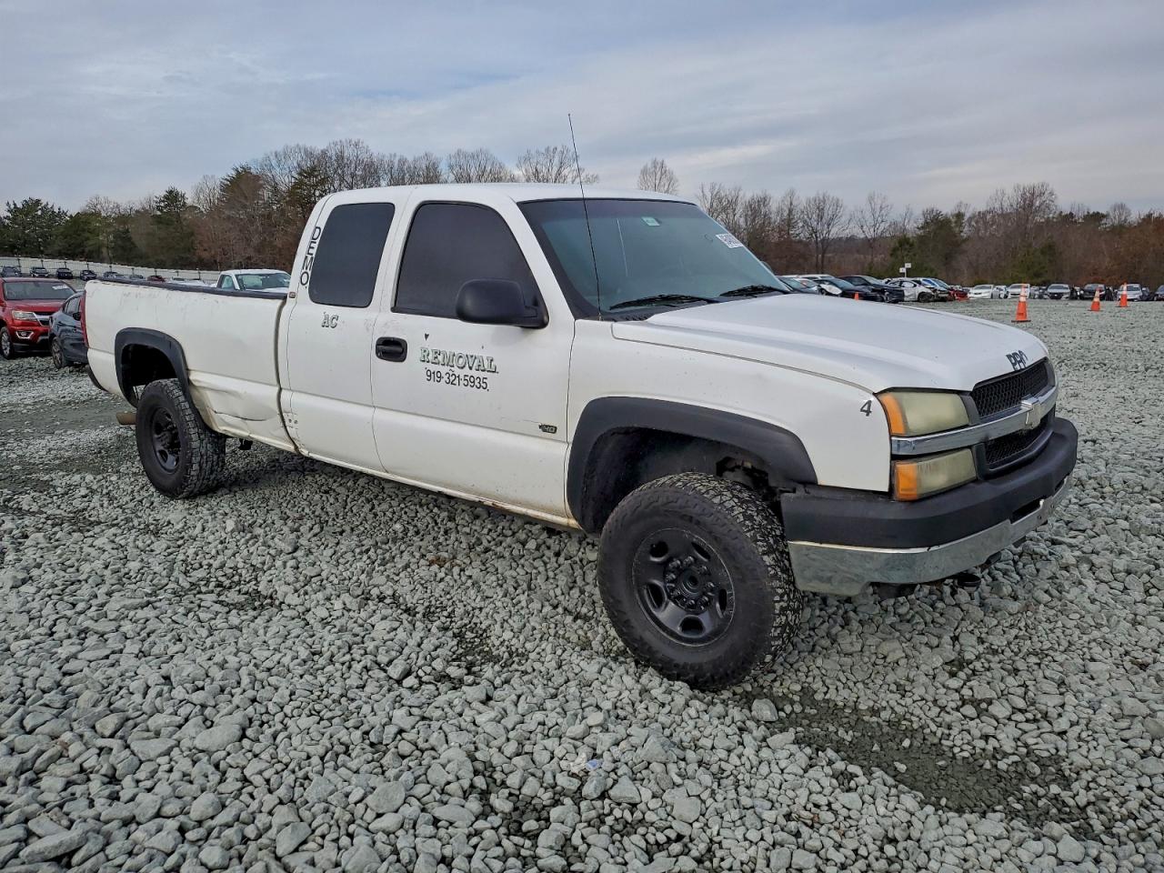 2004 CHEVROLET SILVERADO C2500 HEAVY DUTY photo 4