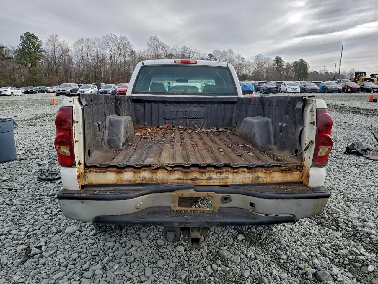 2004 CHEVROLET SILVERADO C2500 HEAVY DUTY photo 6