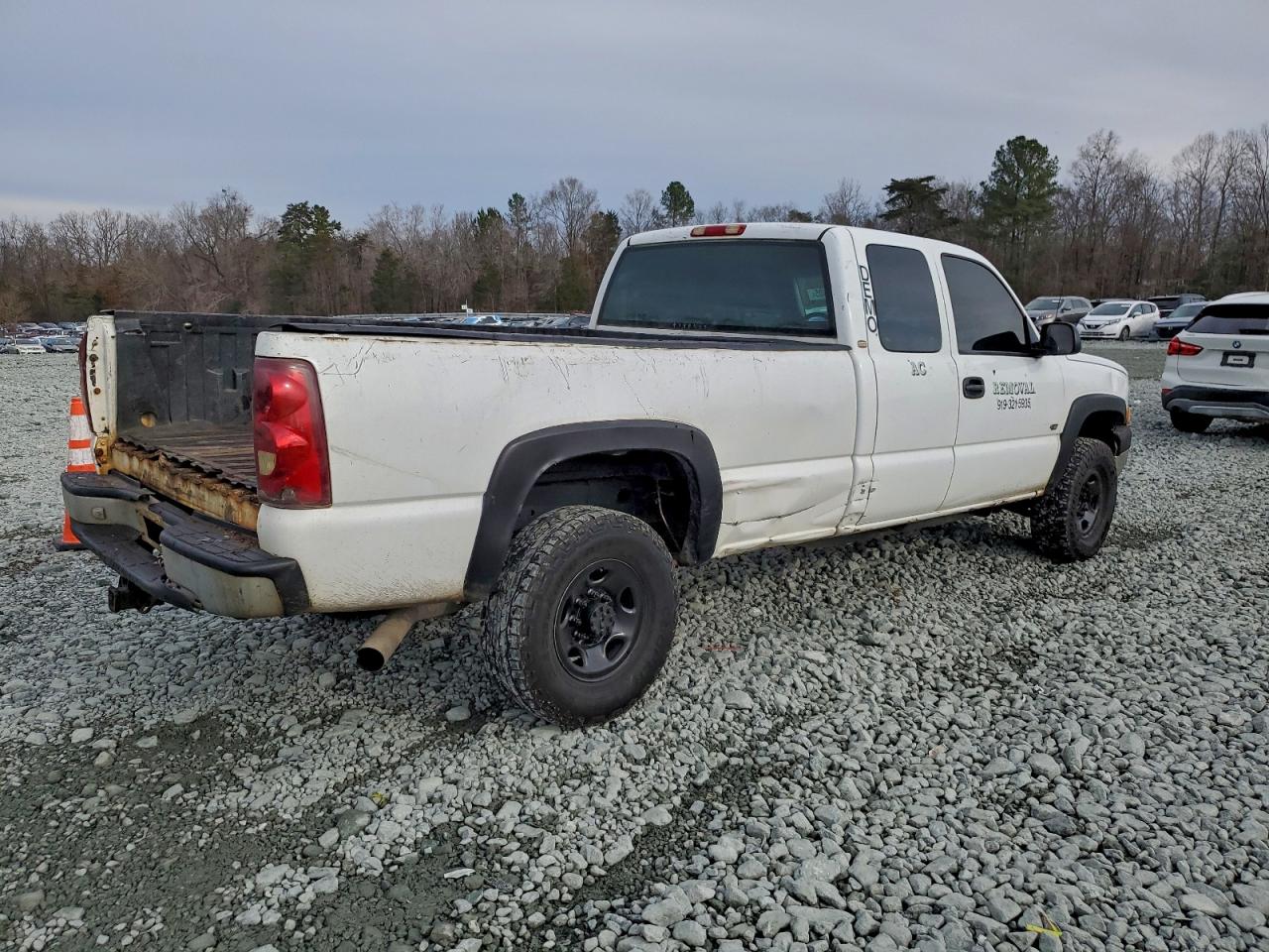 2004 CHEVROLET SILVERADO C2500 HEAVY DUTY photo 3