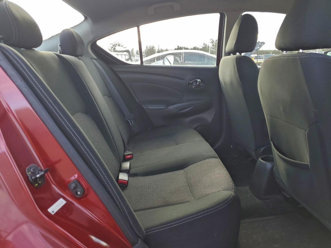 2018 NISSAN VERSA S photo 10