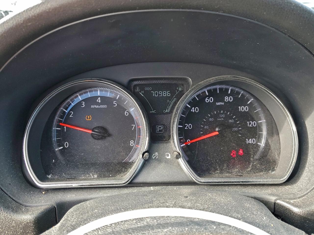 2018 NISSAN VERSA S photo 9