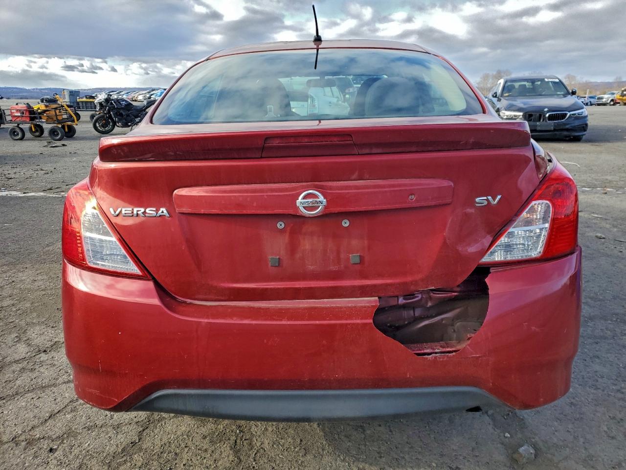 2018 NISSAN VERSA S photo 6
