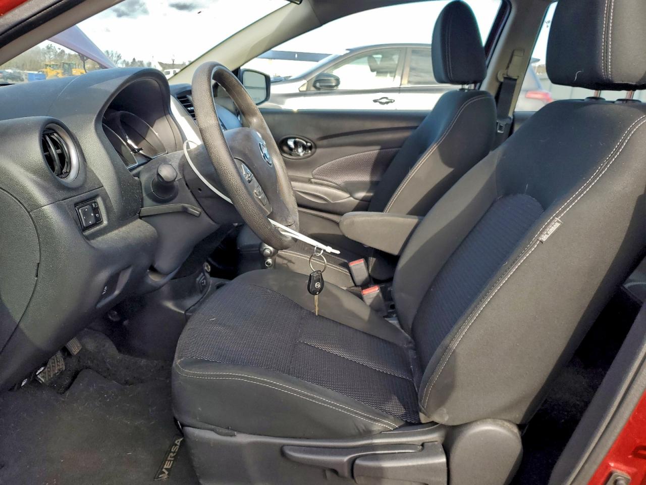 2018 NISSAN VERSA S photo 7
