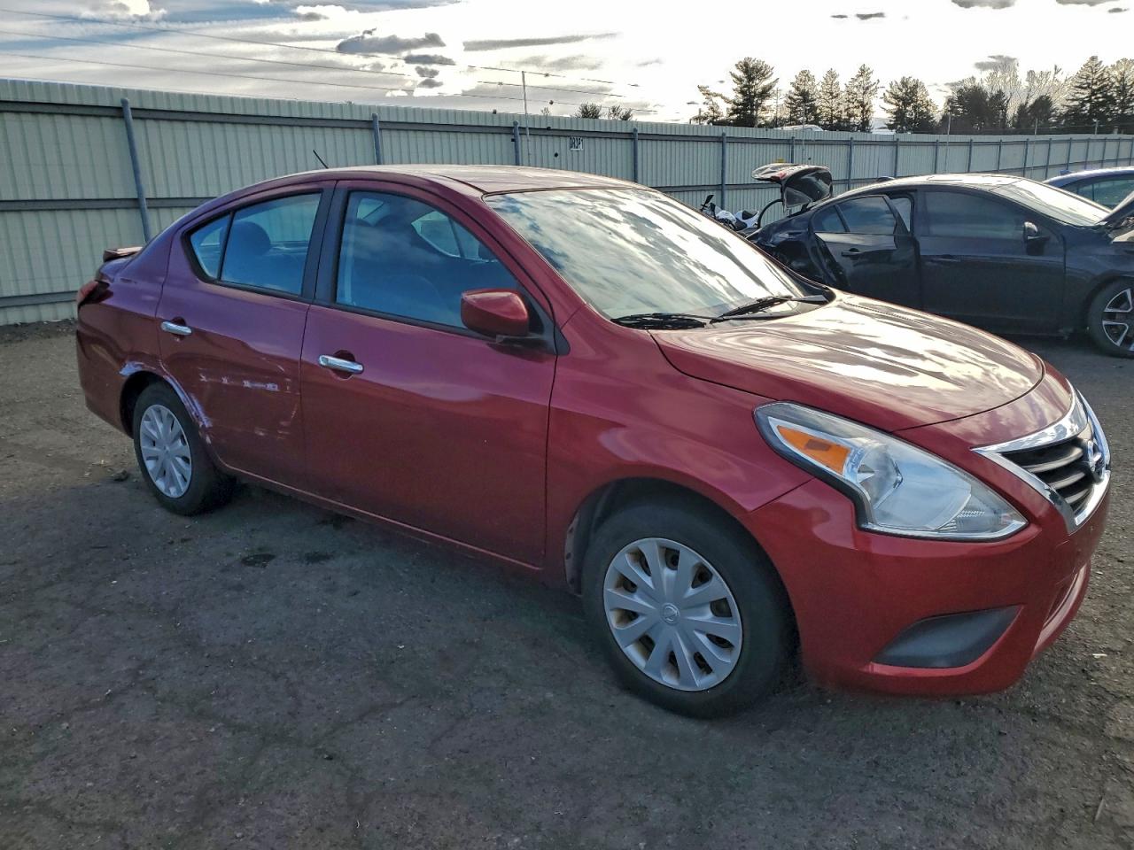 2018 NISSAN VERSA S photo 4
