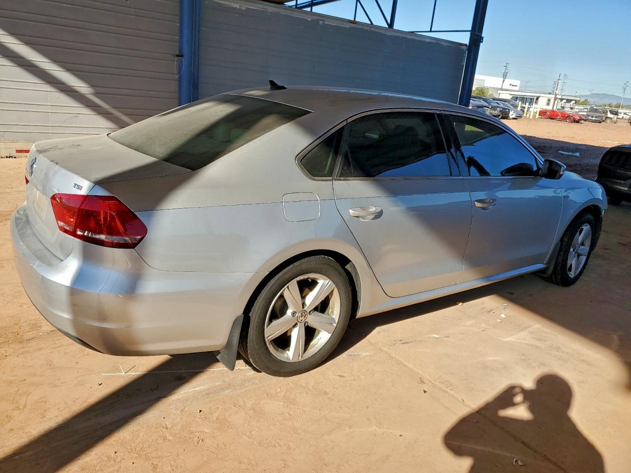 2015 VOLKSWAGEN PASSAT S photo 3