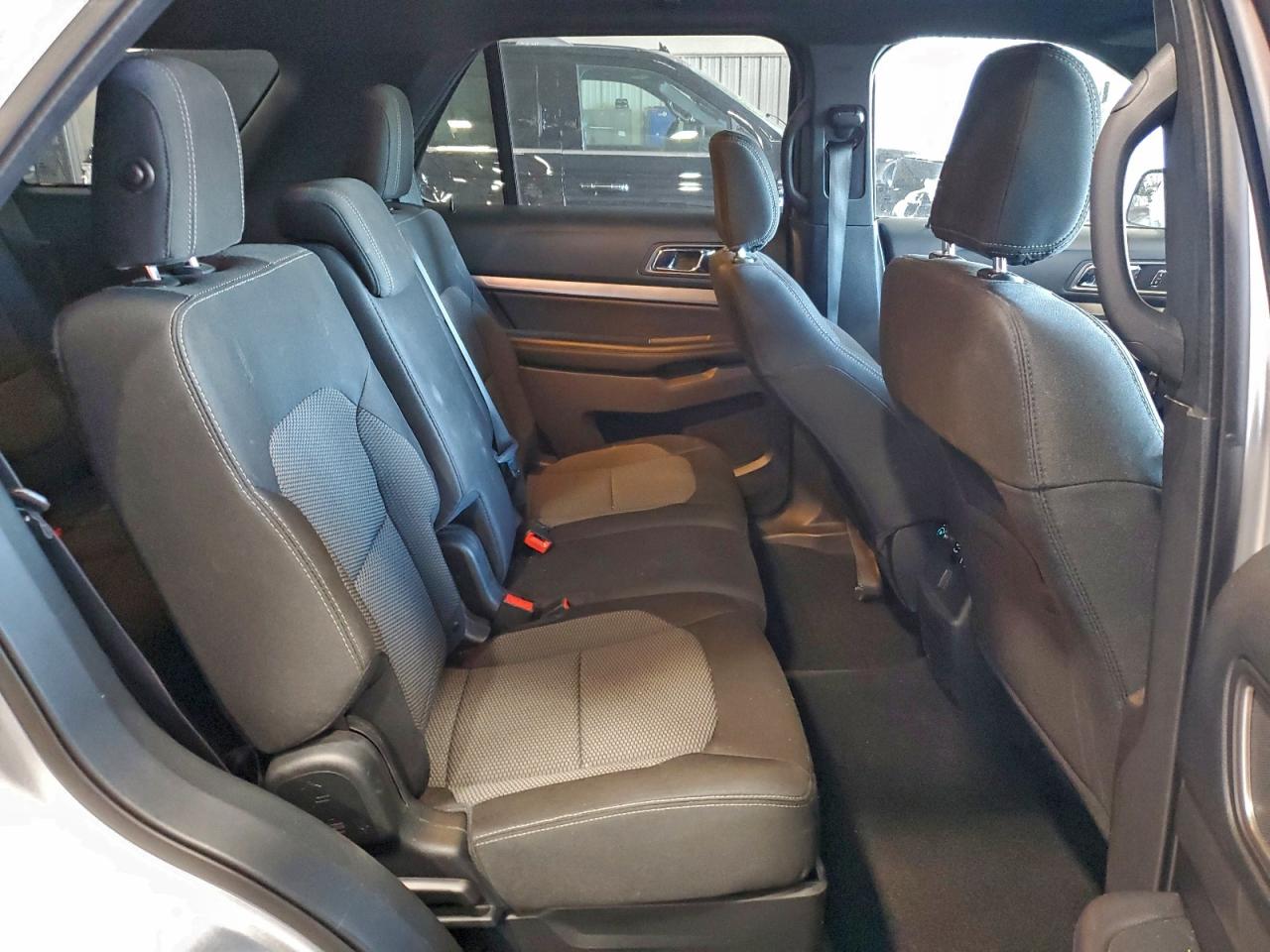 2018 FORD EXPLORER XLT photo 11