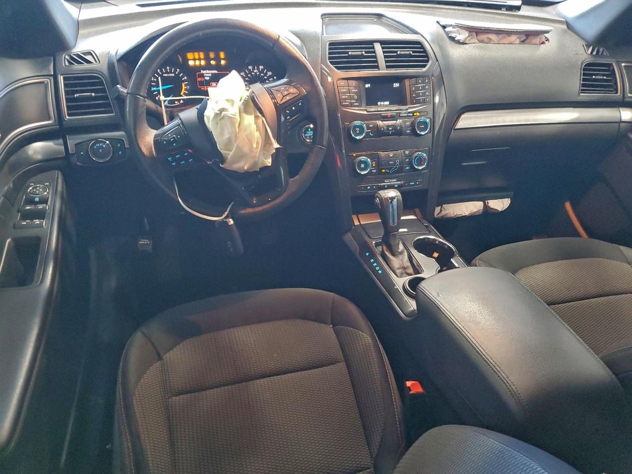 2018 FORD EXPLORER XLT photo 8