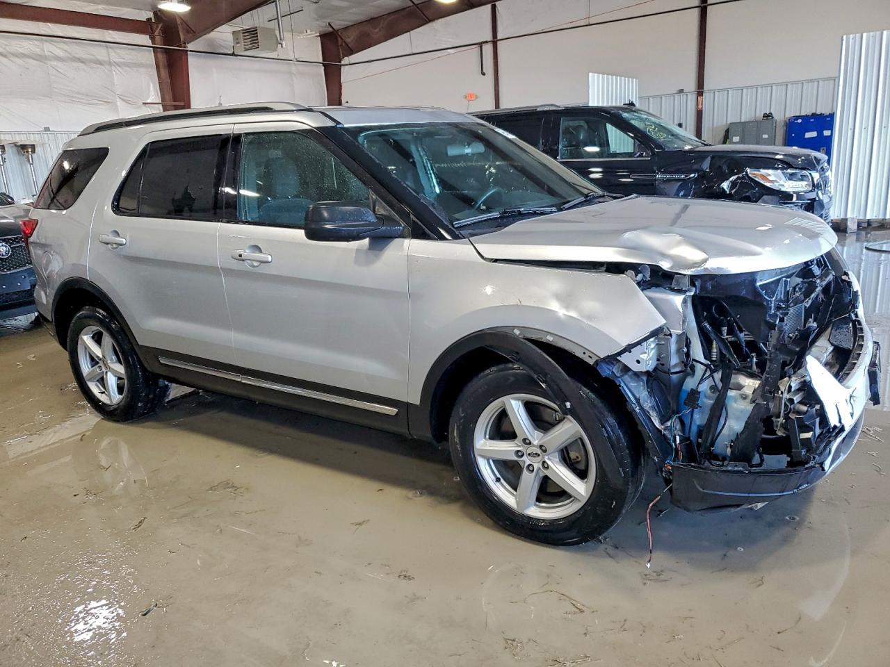 2018 FORD EXPLORER XLT photo 4