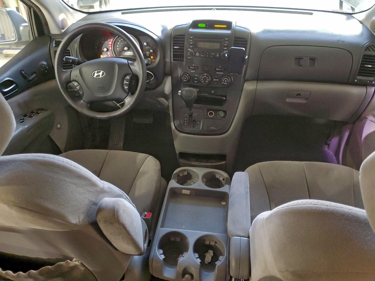 2008 HYUNDAI ENTOURAGE GLS photo 8