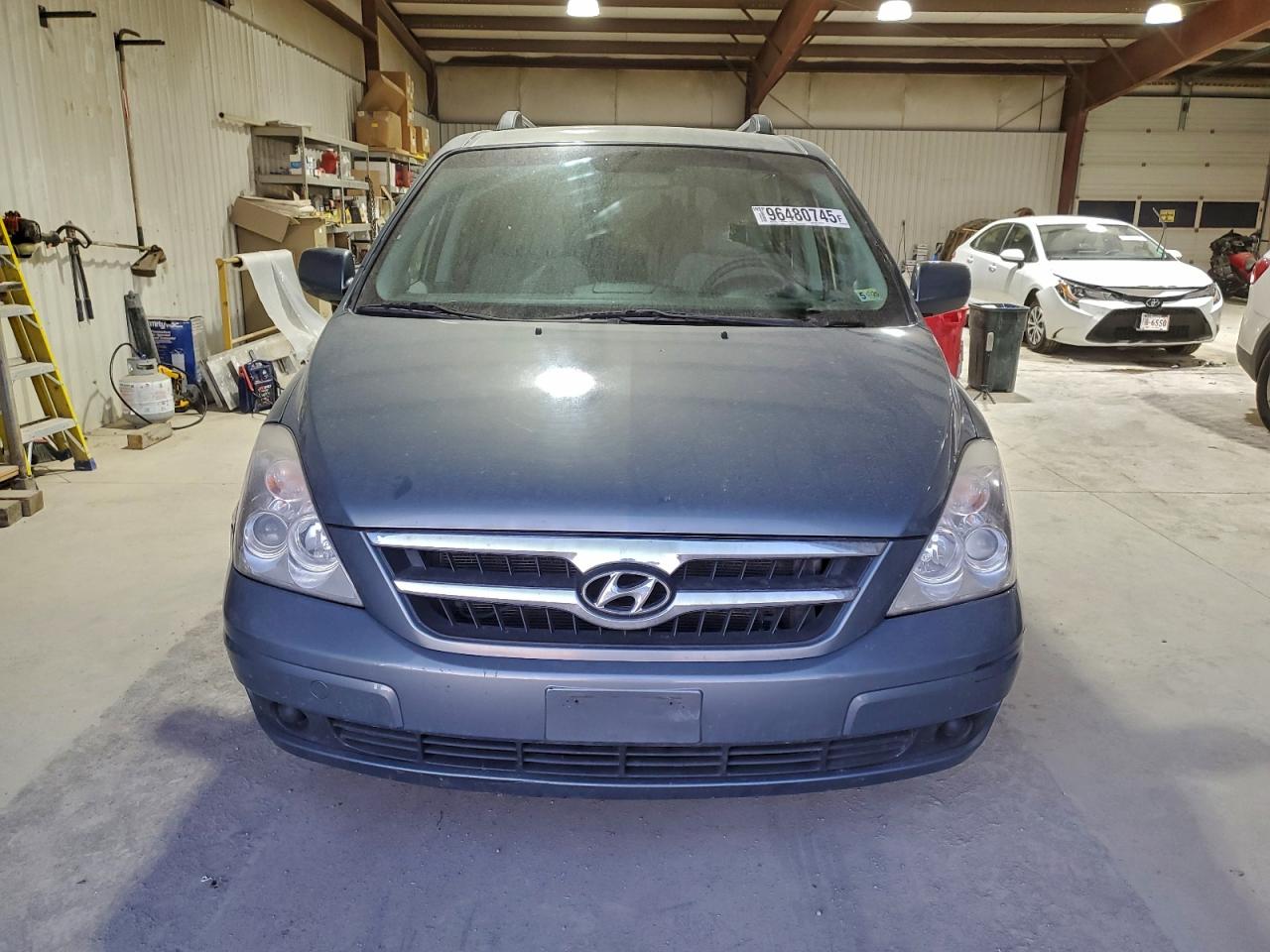 2008 HYUNDAI ENTOURAGE GLS photo 5