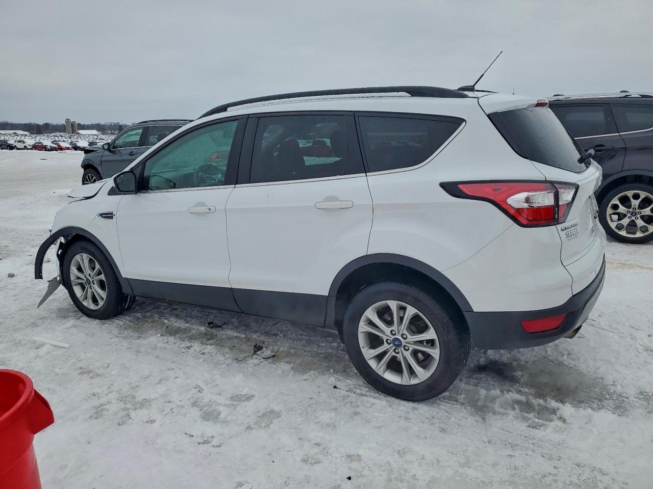 2018 FORD ESCAPE SE photo 2