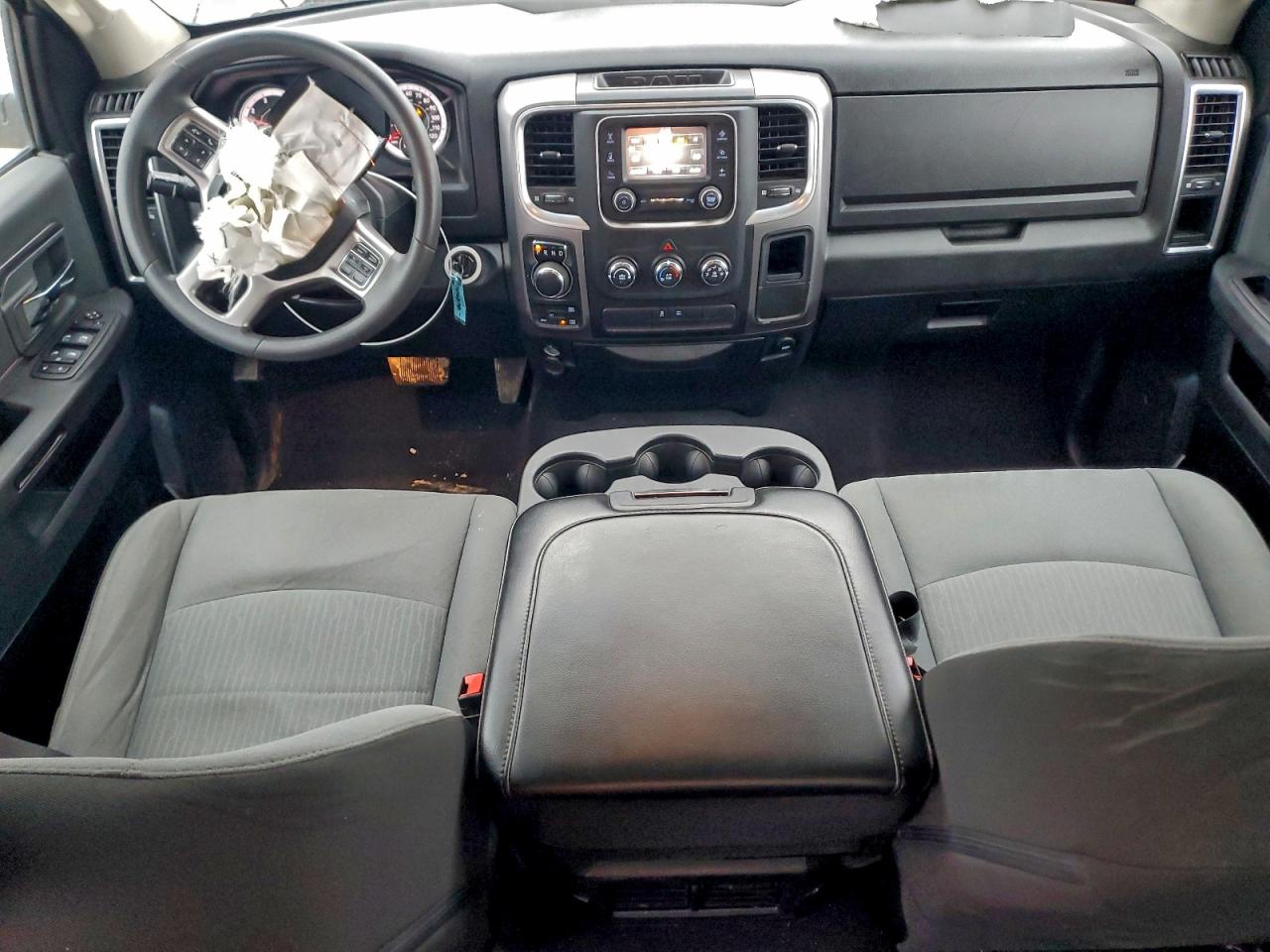 2022 RAM 1500 CLASSIC SLT photo 8
