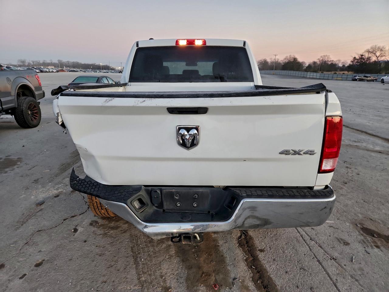 2022 RAM 1500 CLASSIC SLT photo 6