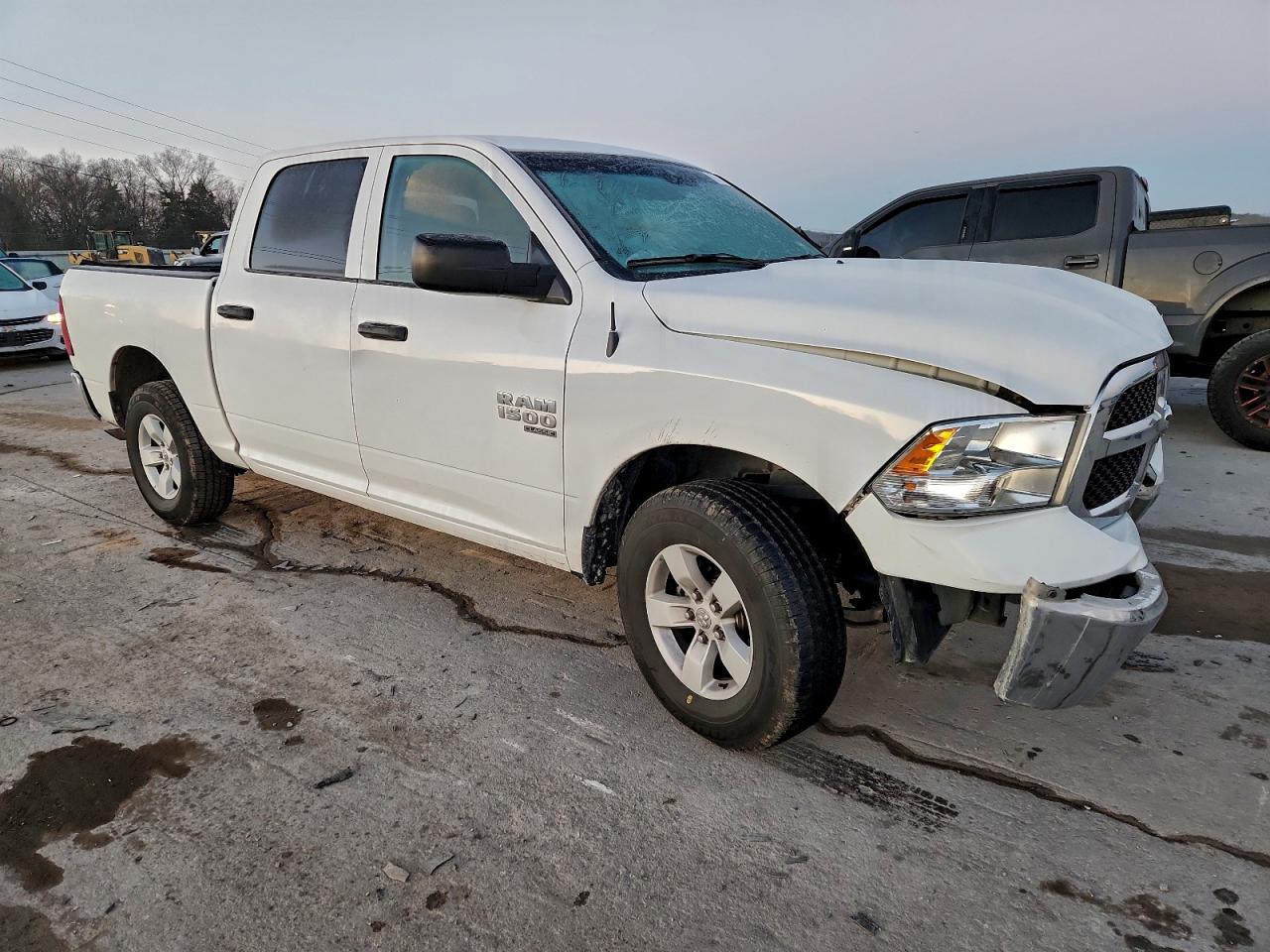2022 RAM 1500 CLASSIC SLT photo 4