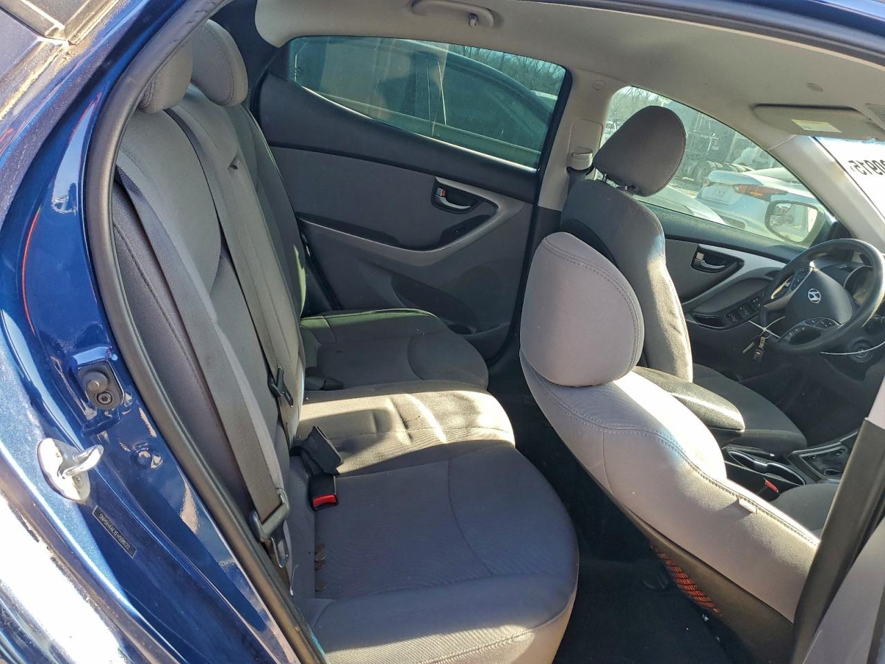 2015 HYUNDAI ELANTRA SE photo 19