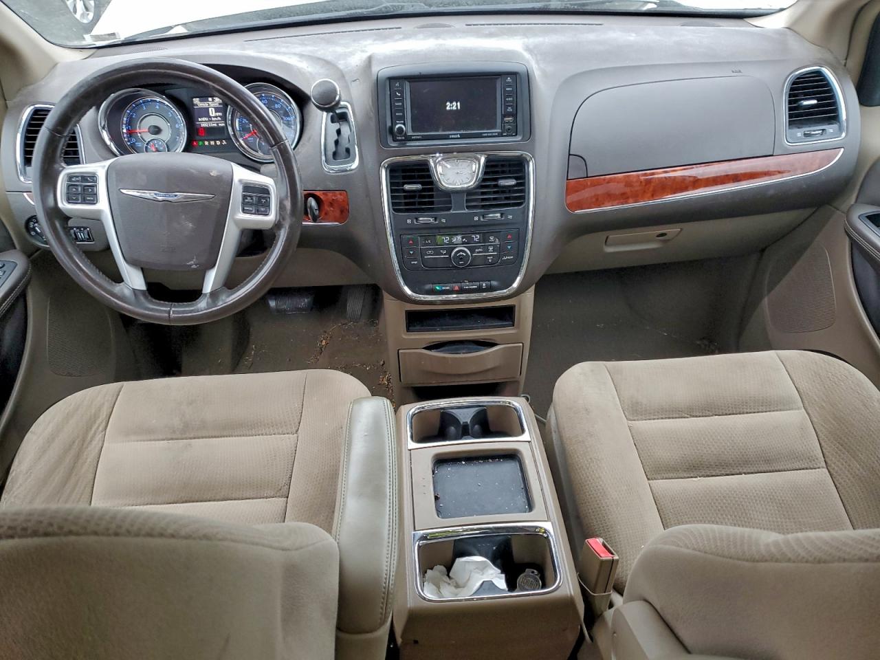 2015 CHRYSLER TOWN & COUNTRY TOURING photo 8