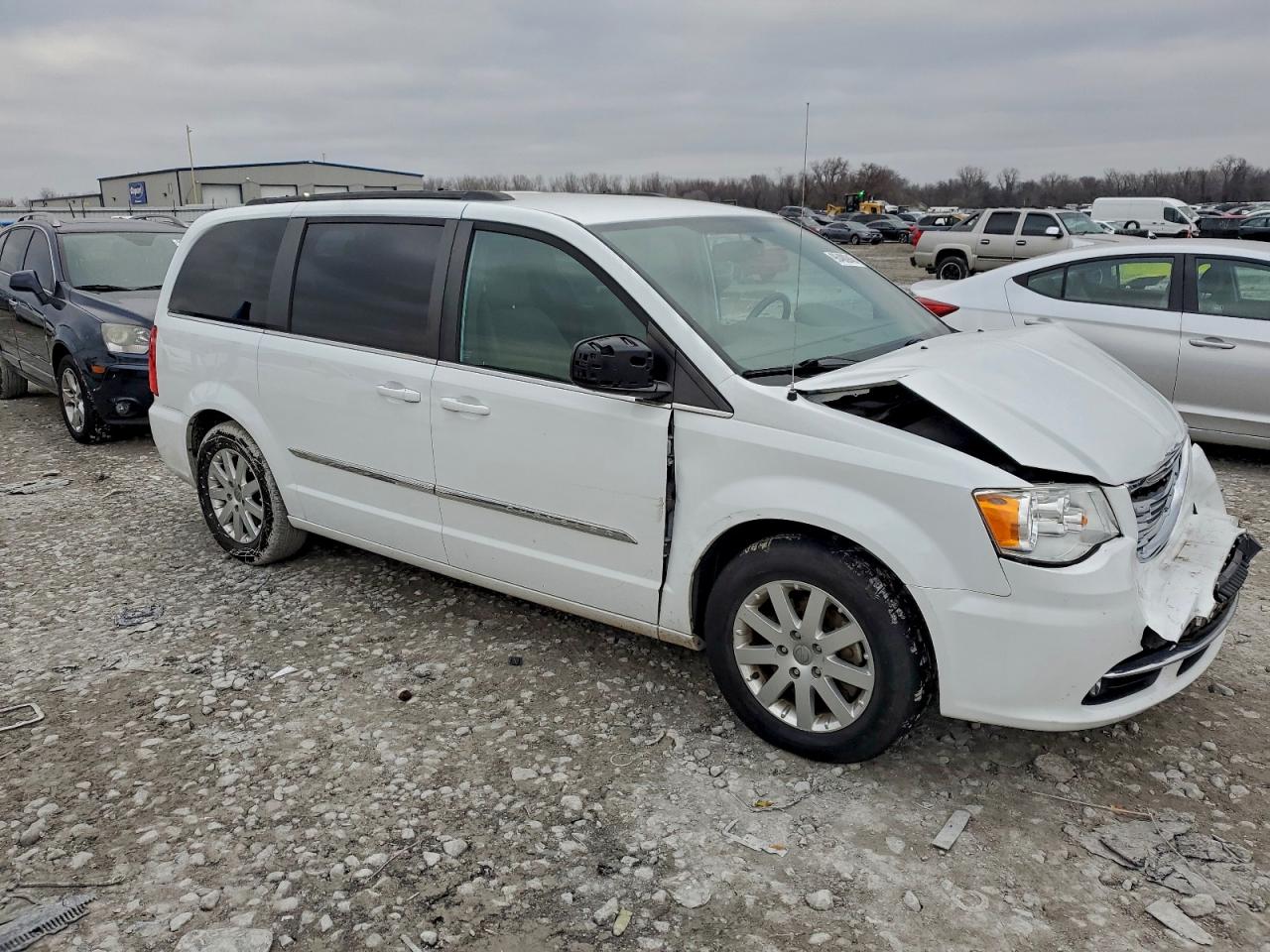 2015 CHRYSLER TOWN & COUNTRY TOURING photo 4