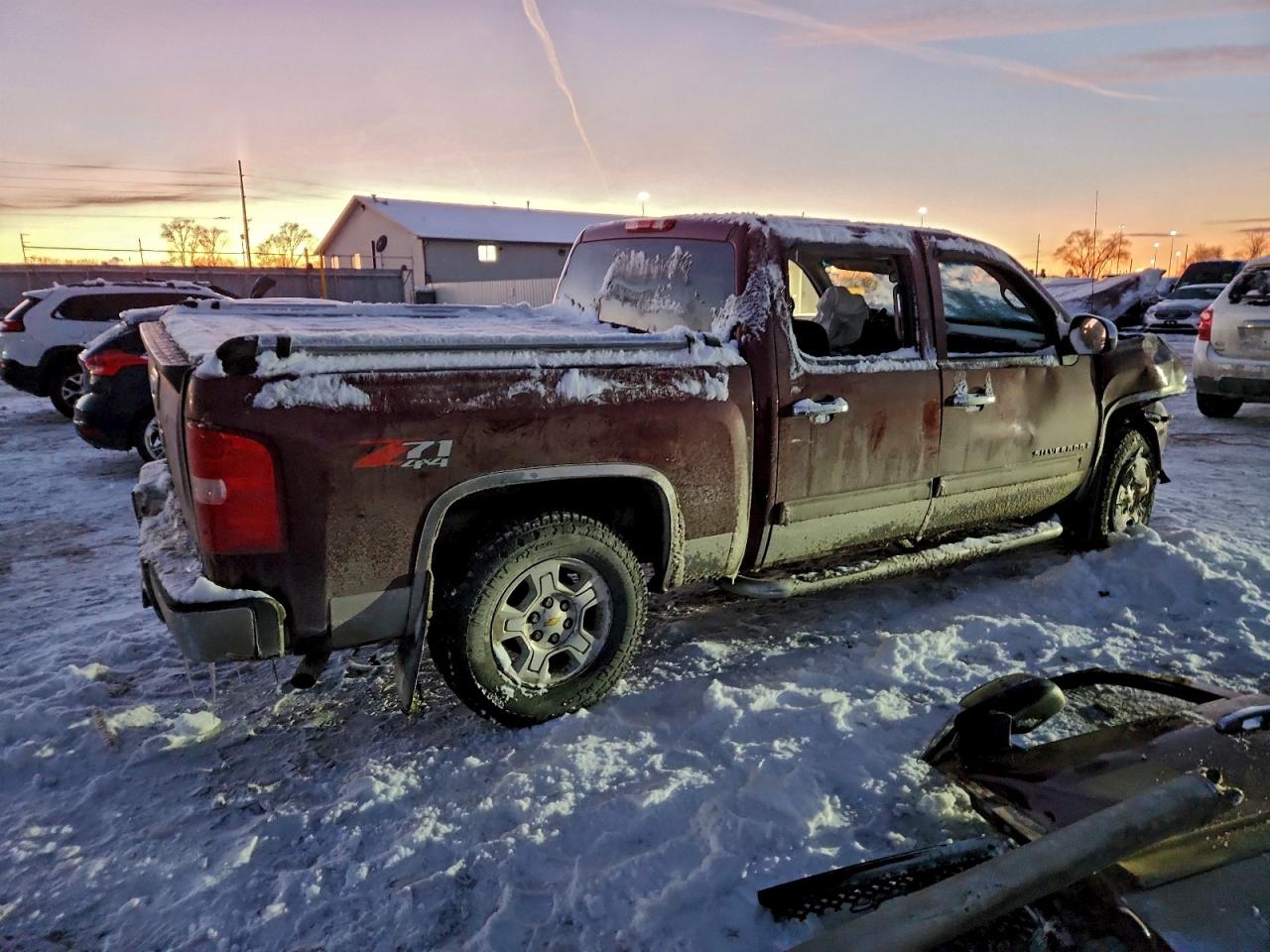 2009 CHEVROLET SILVERADO K1500 LT photo 3