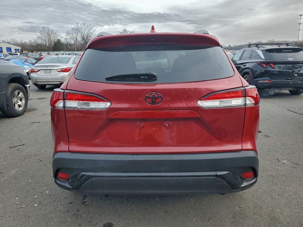 2023 TOYOTA COROLLA CROSS LE photo 6
