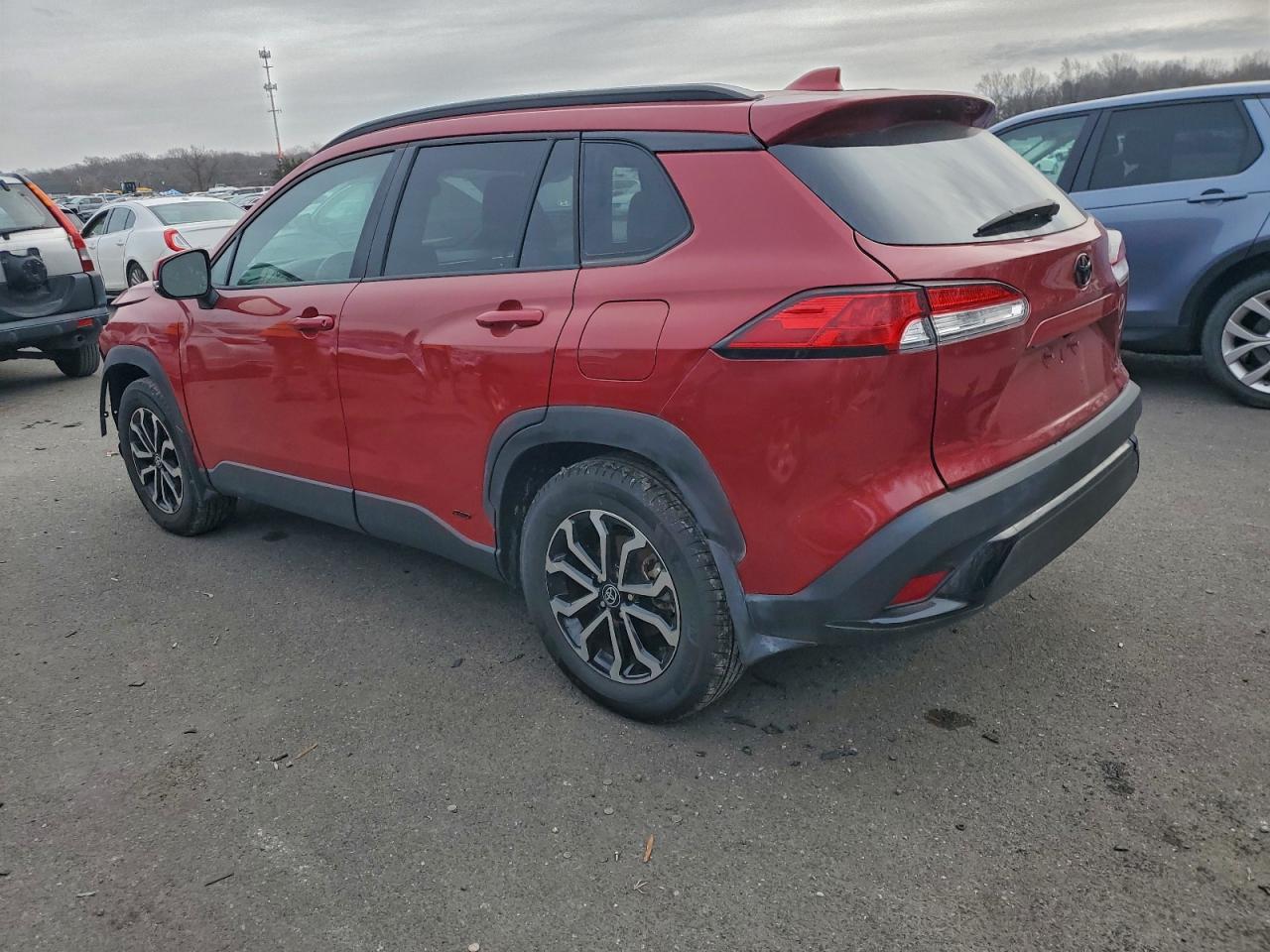 2023 TOYOTA COROLLA CROSS LE photo 2