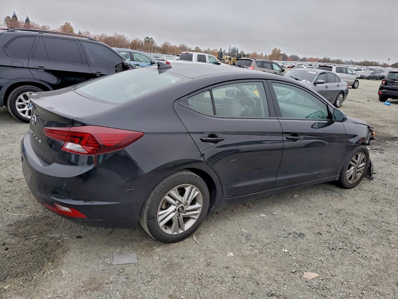 2020 HYUNDAI ELANTRA photo 3