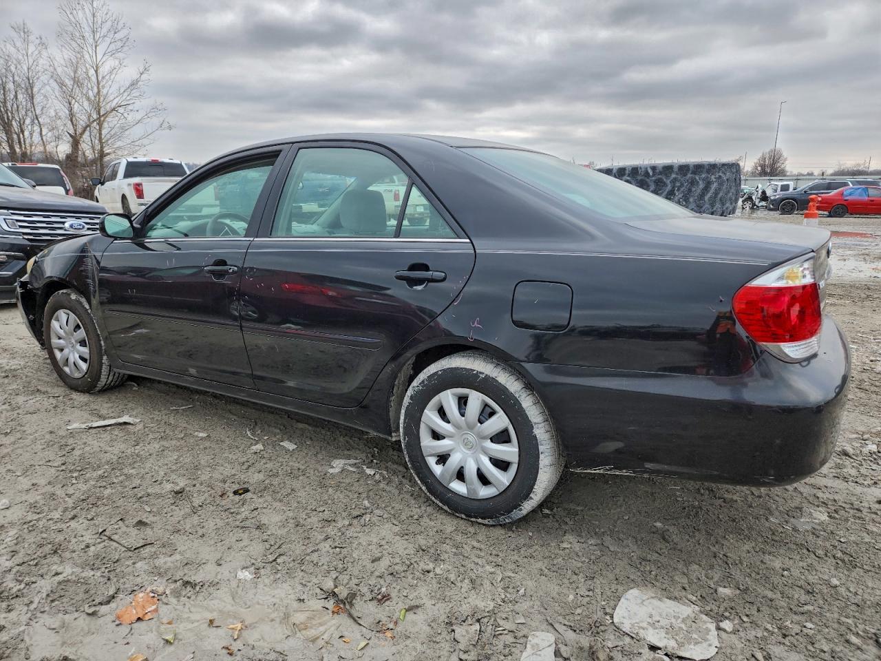 2006 TOYOTA CAMRY LE photo 2