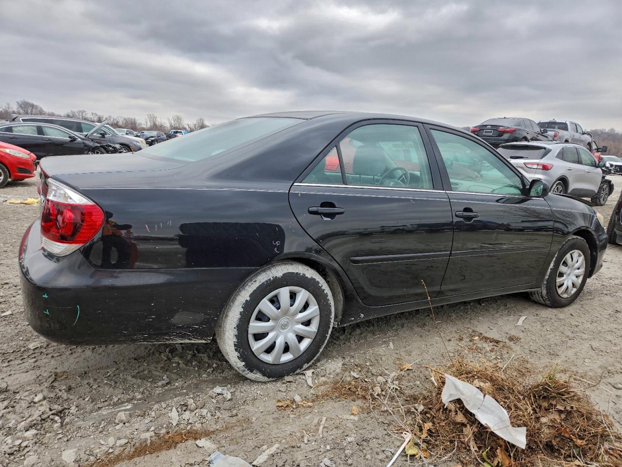 2006 TOYOTA CAMRY LE photo 3