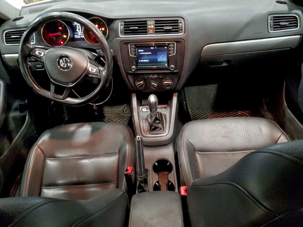 2017 VOLKSWAGEN JETTA SE photo 8