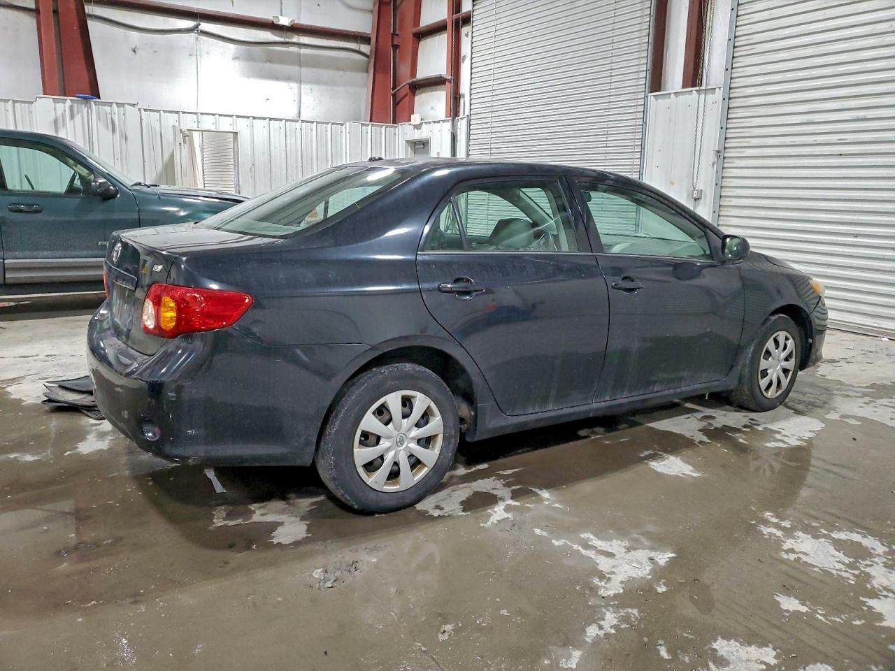 2010 TOYOTA COROLLA BASE photo 3
