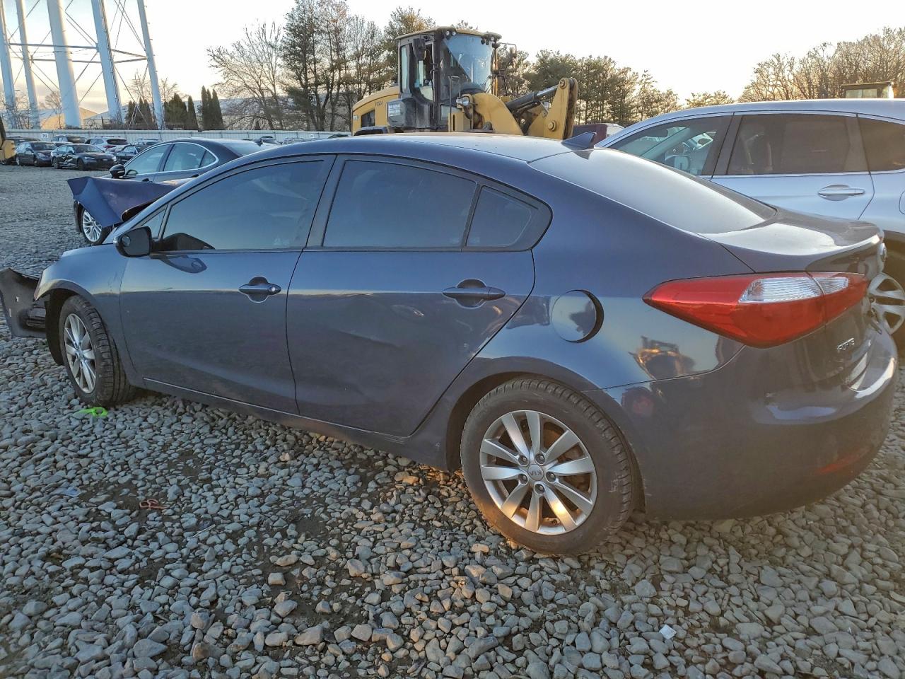 2015 KIA FORTE LX photo 2