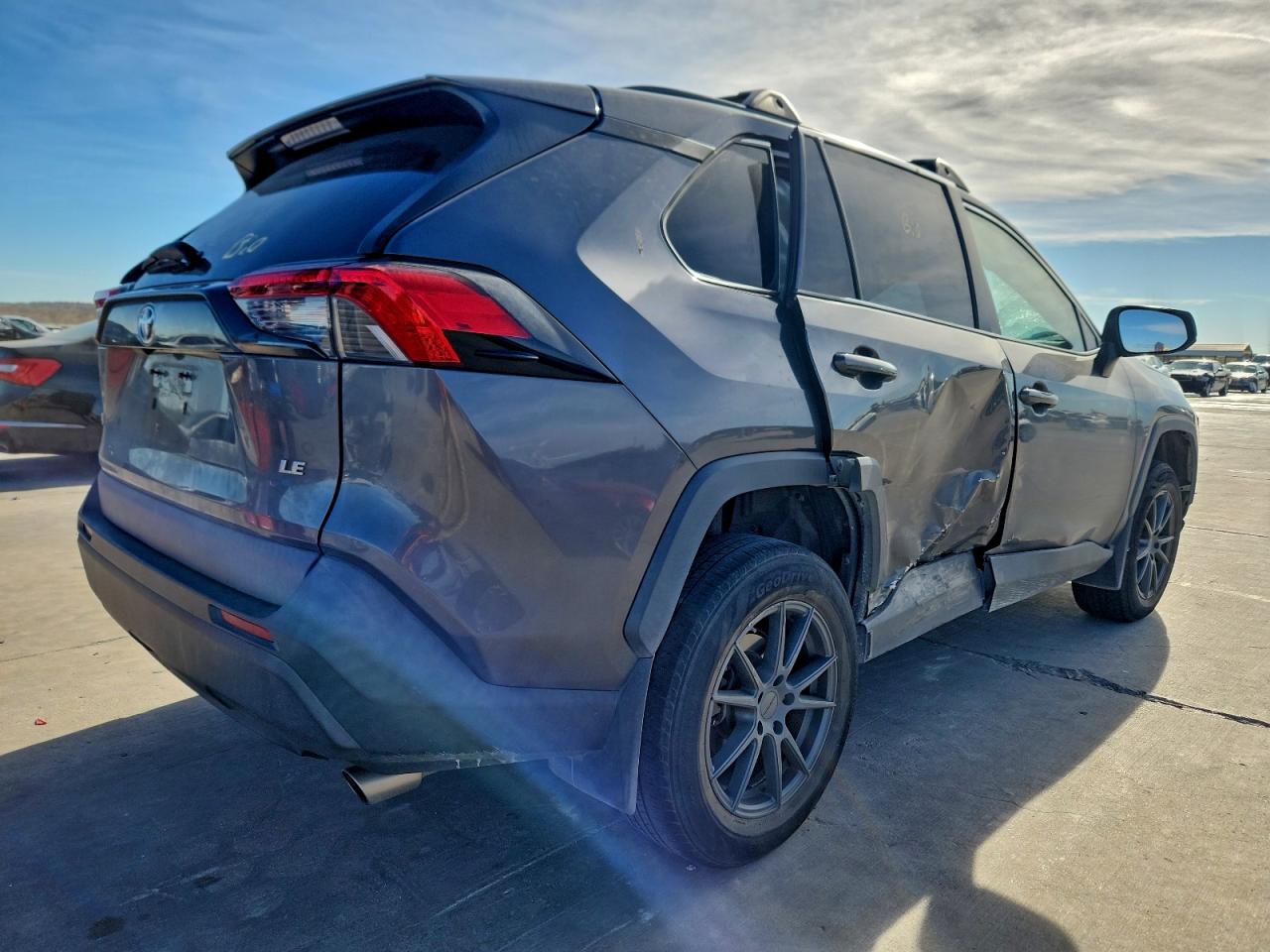 2021 TOYOTA RAV4 LE photo 3