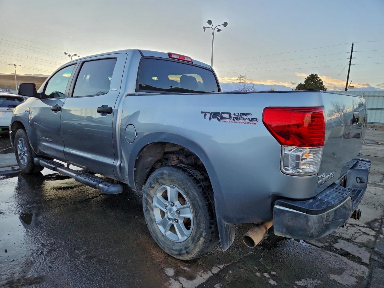 2013 TOYOTA TUNDRA CREWMAX SR5 photo 2