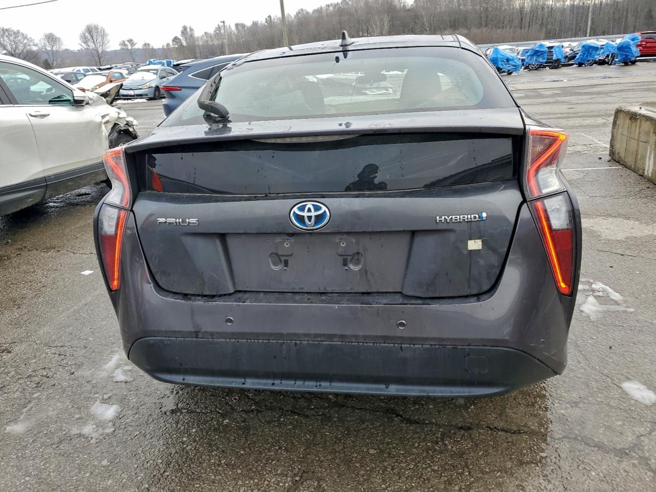 2017 TOYOTA PRIUS photo 6