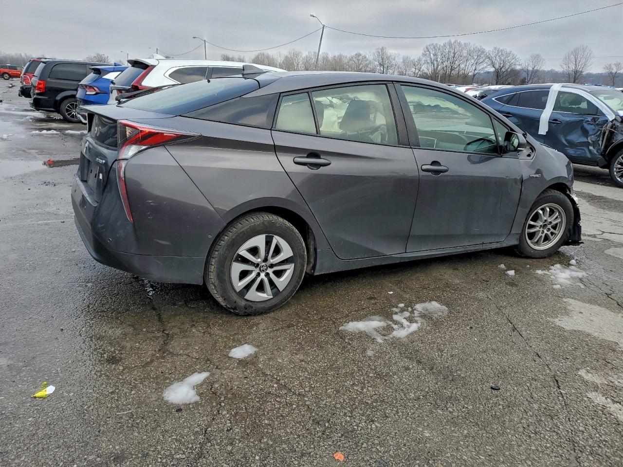 2017 TOYOTA PRIUS photo 3