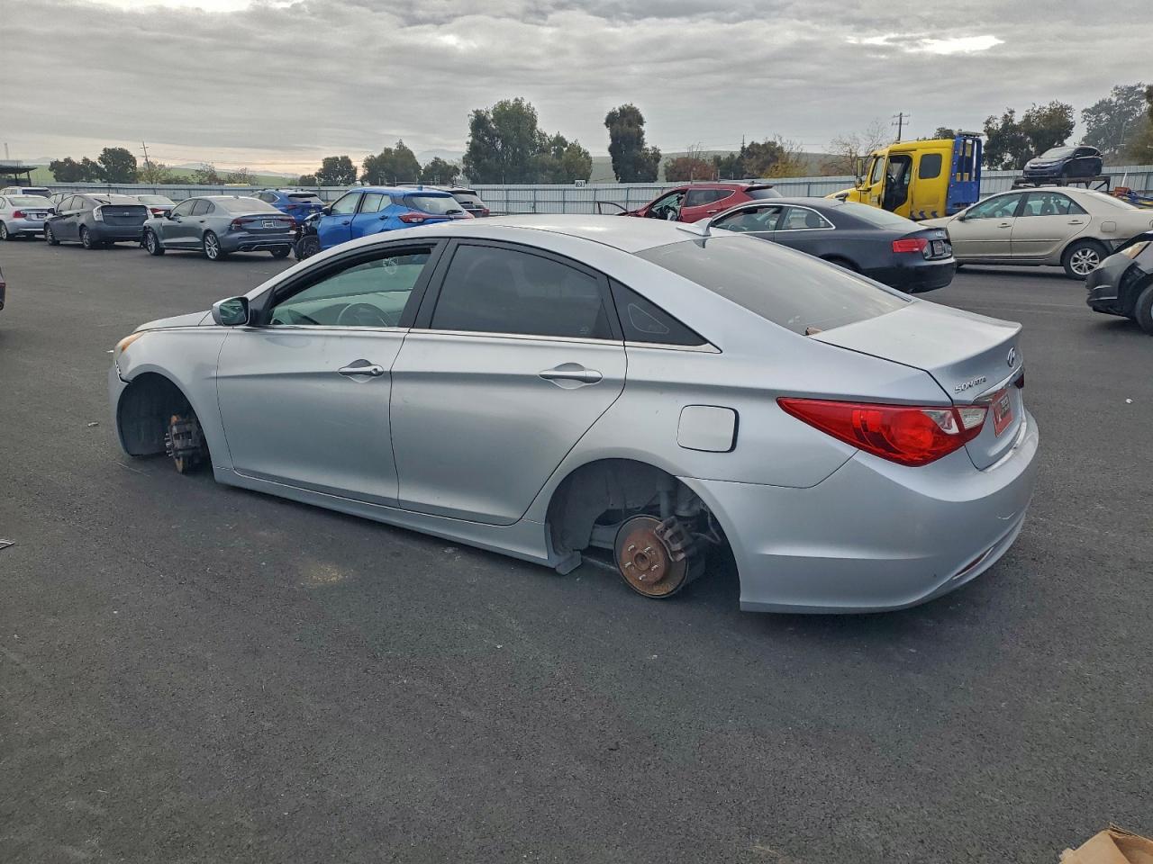 2011 HYUNDAI SONATA GLS photo 2