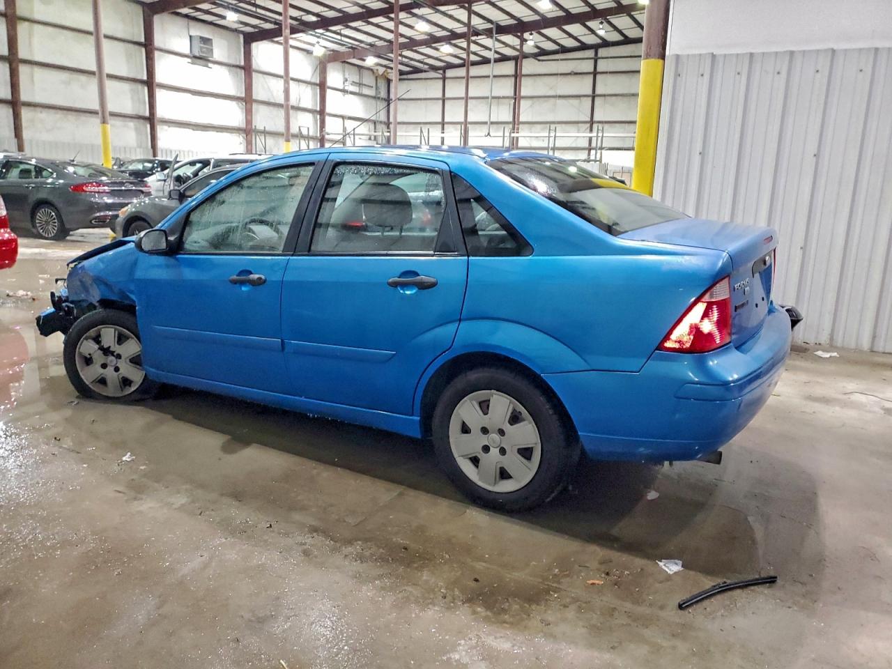 2007 FORD FOCUS ZX4 photo 2