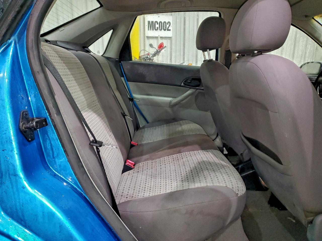 2007 FORD FOCUS ZX4 photo 10