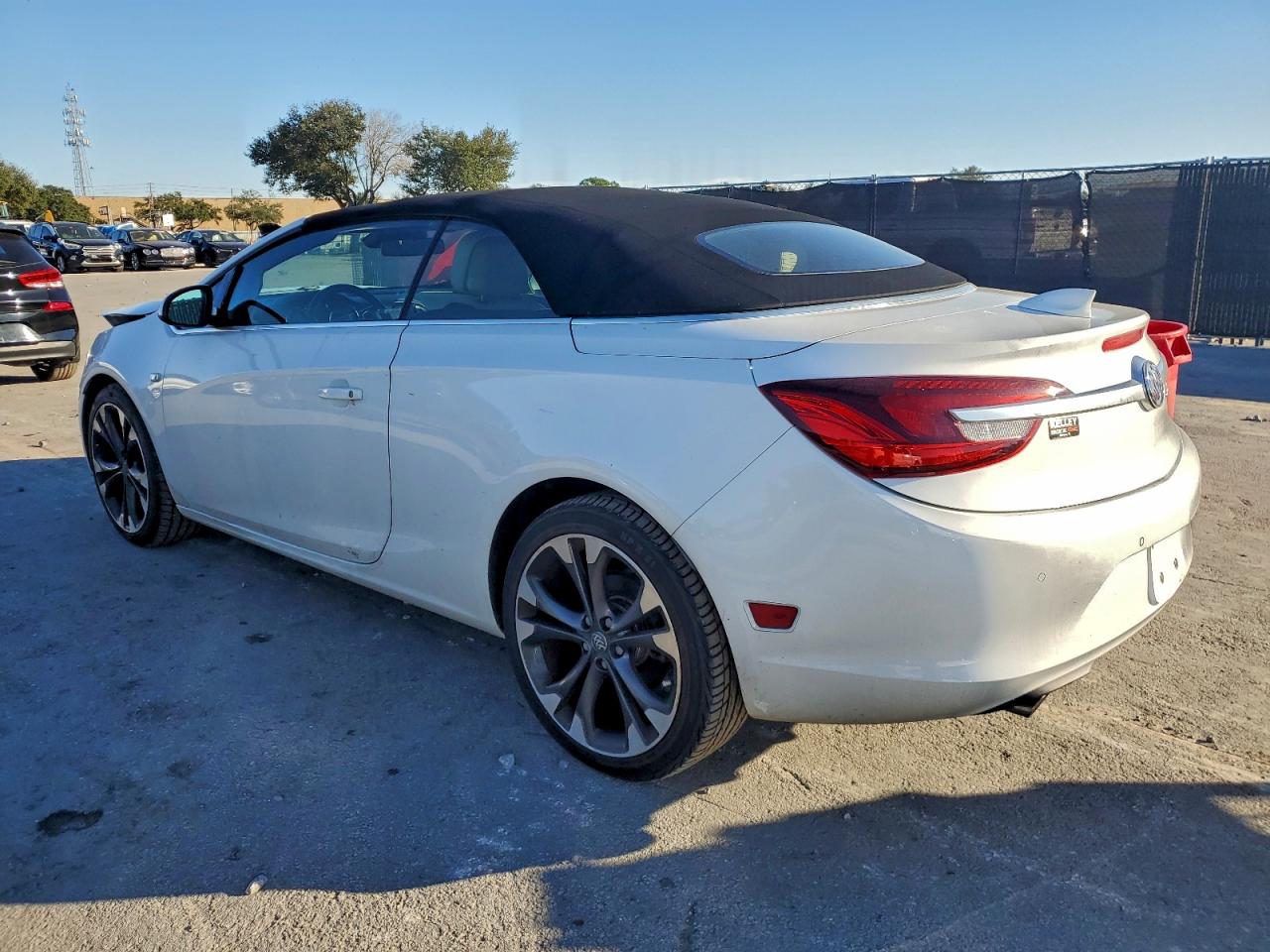 2019 BUICK CASCADA PREMIUM photo 2