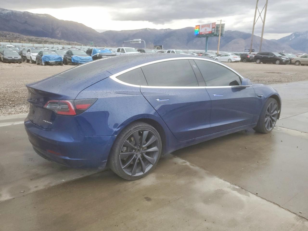 2018 TESLA MODEL 3 photo 3