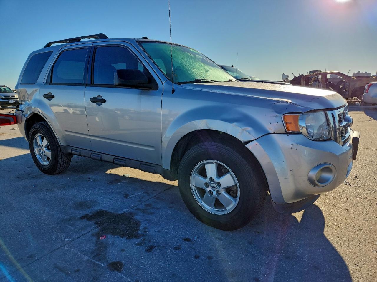 2010 FORD ESCAPE XLT photo 4