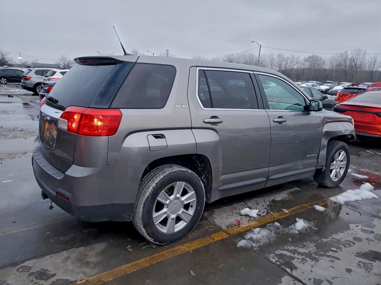 2012 GMC TERRAIN SLE photo 3