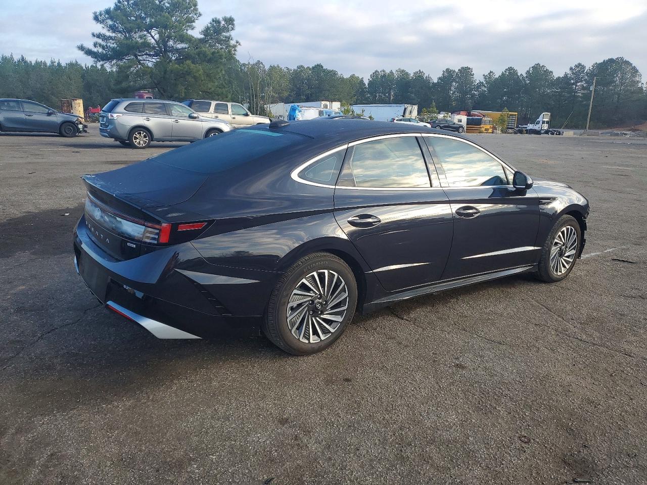2024 HYUNDAI SONATA HYBRID photo 3