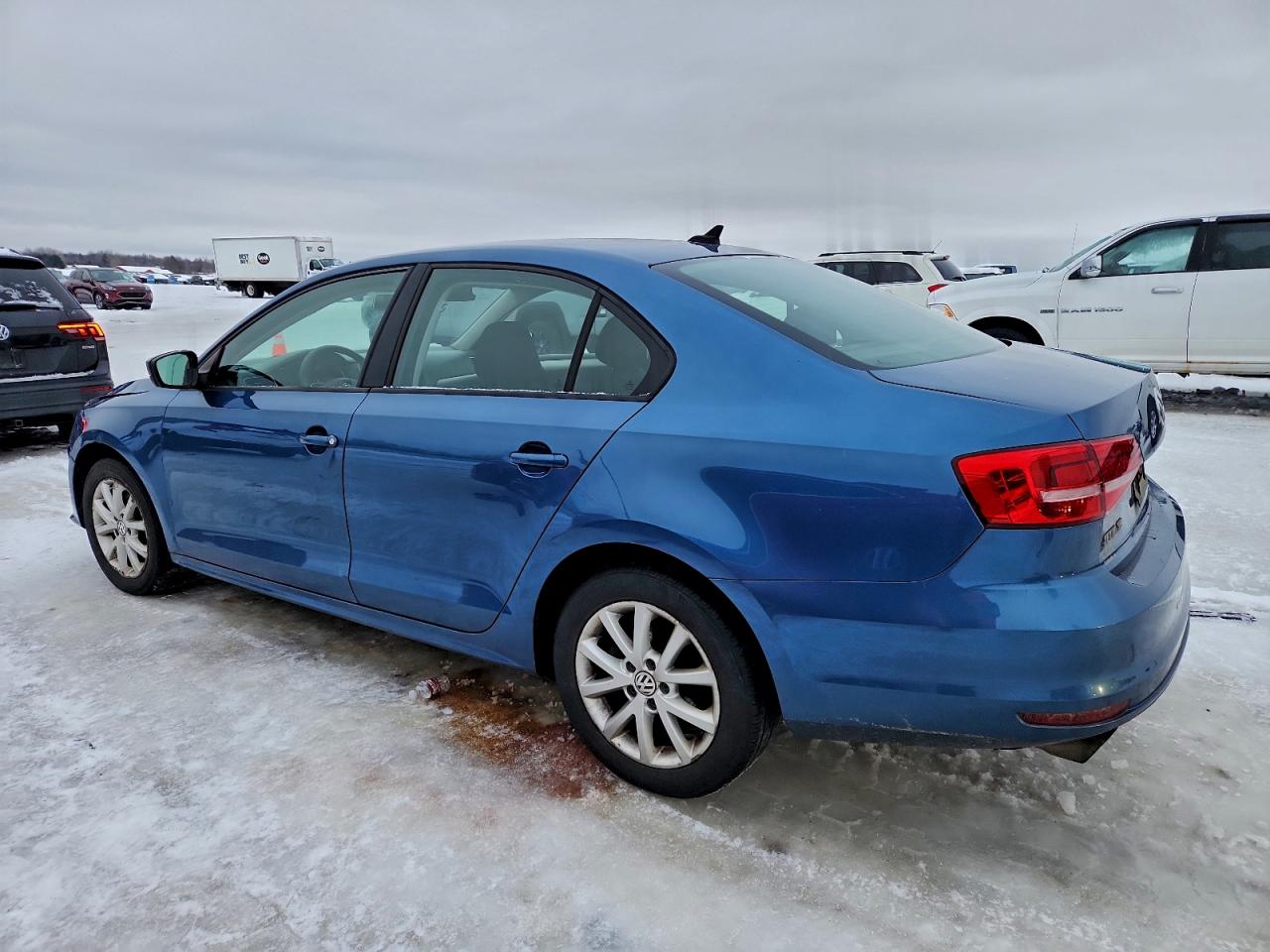 2015 VOLKSWAGEN JETTA SE photo 2