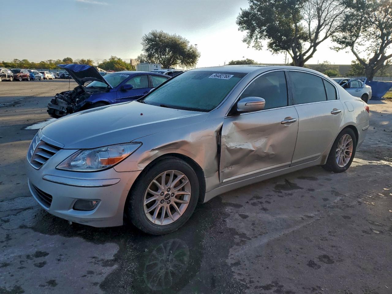 2009 HYUNDAI GENESIS 3.8L — SIDE damage — photo 1