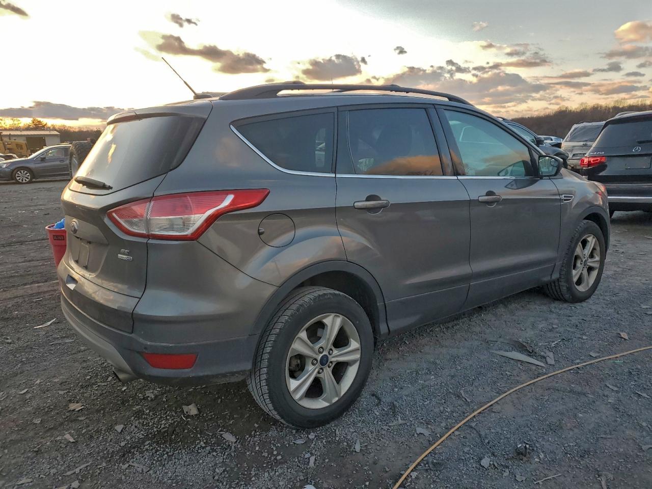 2014 FORD ESCAPE SE photo 3