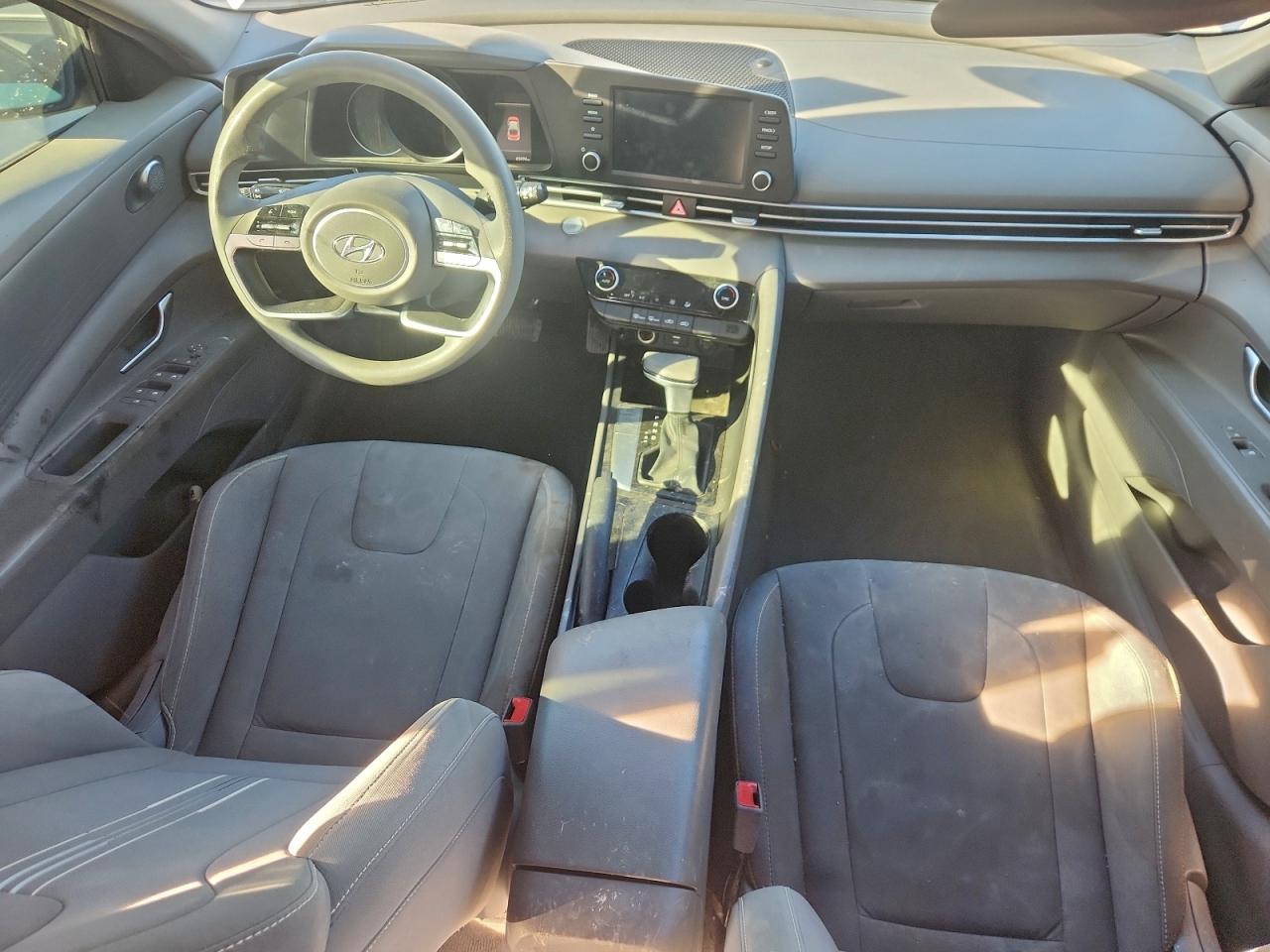 2021 HYUNDAI ELANTRA SEL photo 8
