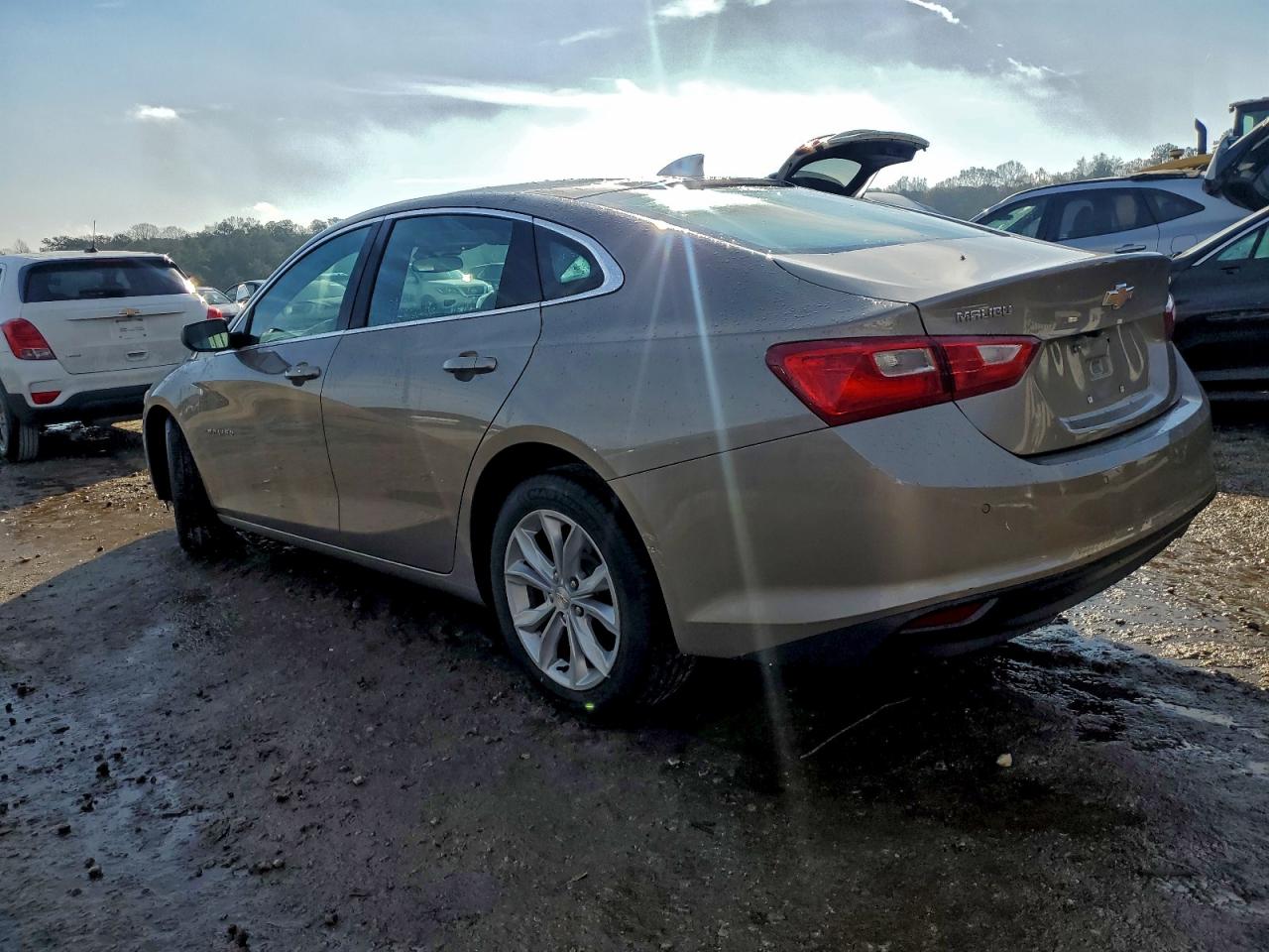 2025 CHEVROLET MALIBU LT photo 2