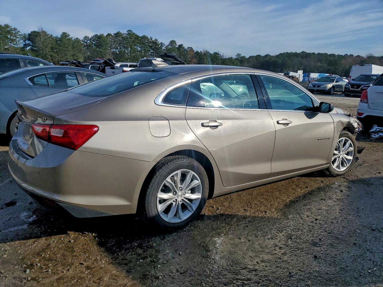2025 CHEVROLET MALIBU LT photo 3