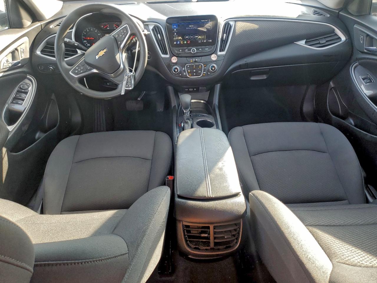2025 CHEVROLET MALIBU LT photo 8